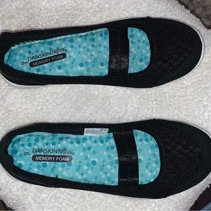 Danskin Woman 9 Memory Foam Flat